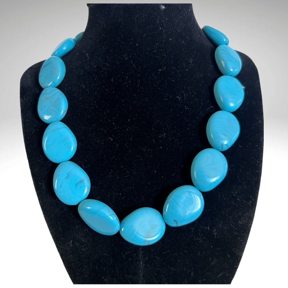 Turquoise Costume Jewelry, Necklace, Bracelet,& Drop Beaded earrings - Picture 5 of 15